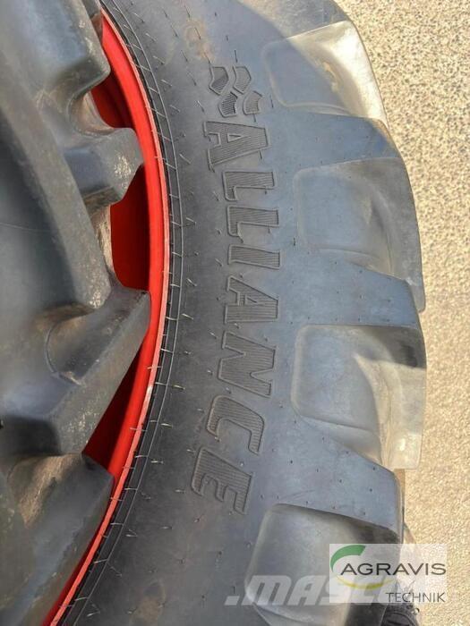 CLAAS ARION 610 CIS Traktoren