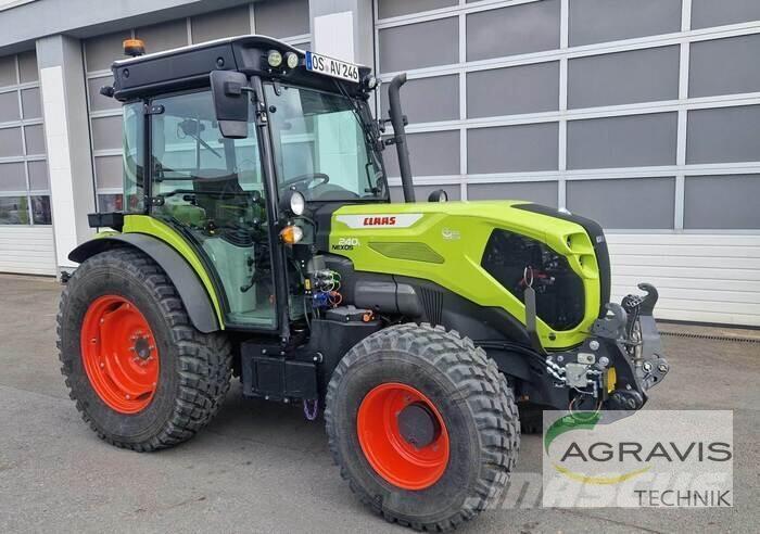 CLAAS NEXOS 240 L Traktoren