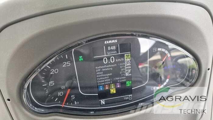 CLAAS NEXOS 240 L Traktoren