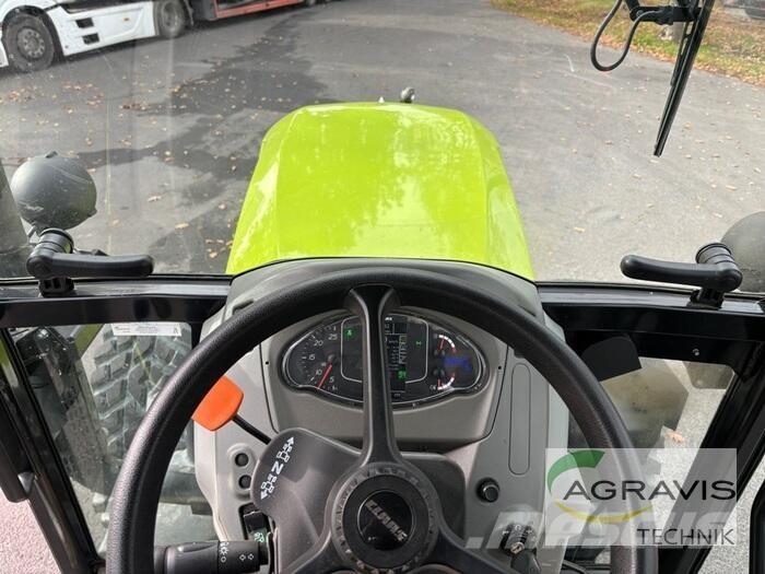 CLAAS NEXOS 240 L Traktoren