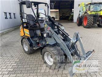 GiANT G2200E Radlader