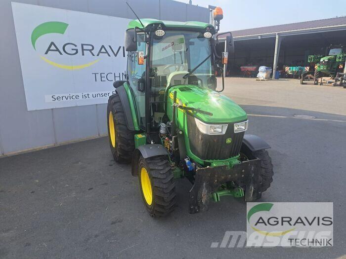 John Deere 4066 R Traktoren