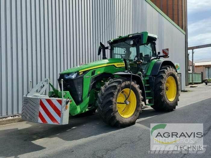 John Deere 8310 R Traktoren