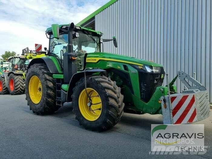 John Deere 8310 R Traktoren