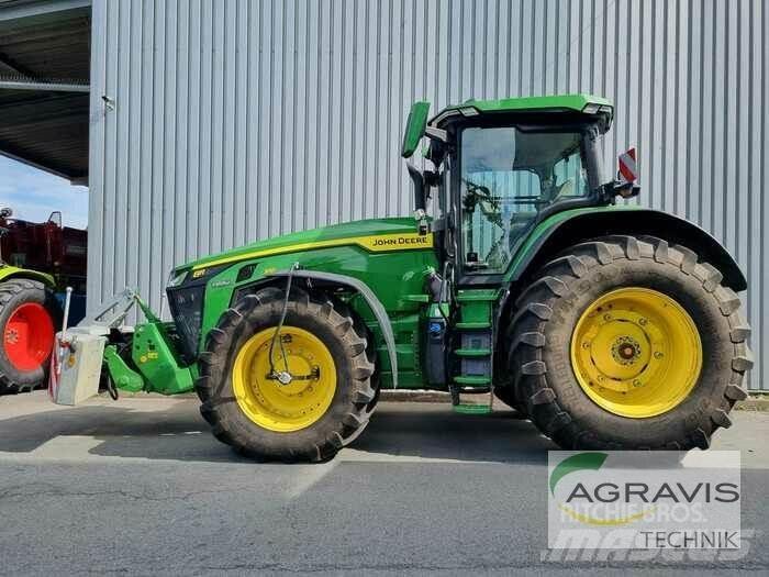 John Deere 8310 R Traktoren