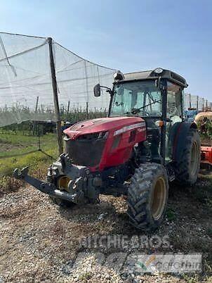Massey Ferguson 3710 F Traktoren