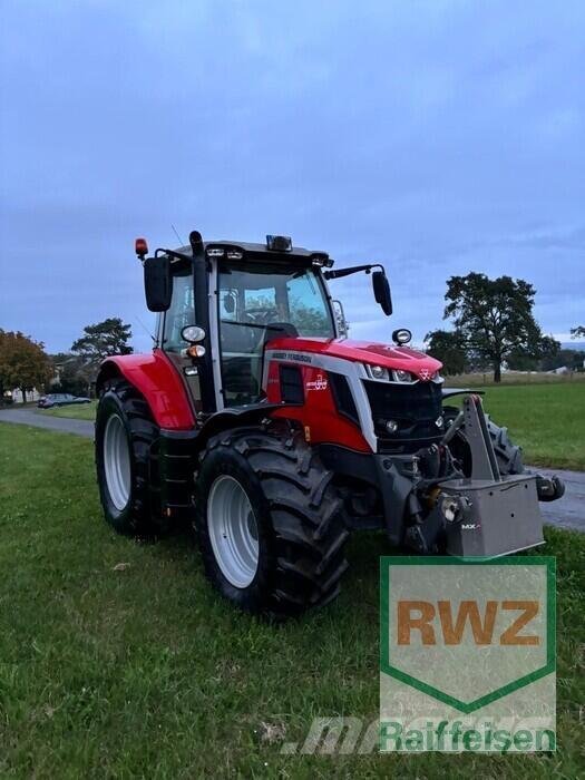 Massey Ferguson 6S 155 Traktoren