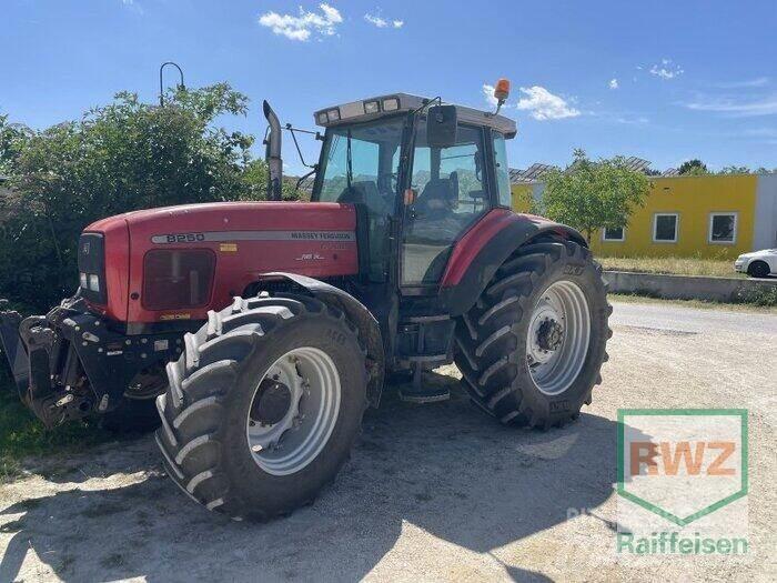 Massey Ferguson 8250-4 Traktoren