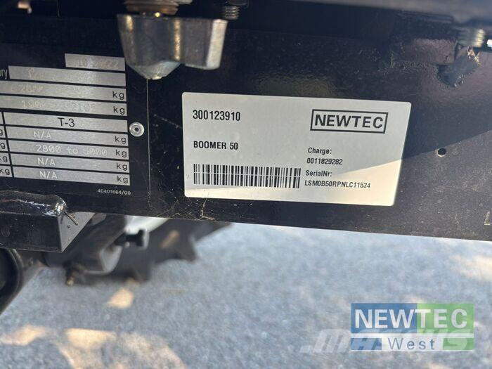 New Holland BOOMER 50 Traktoren