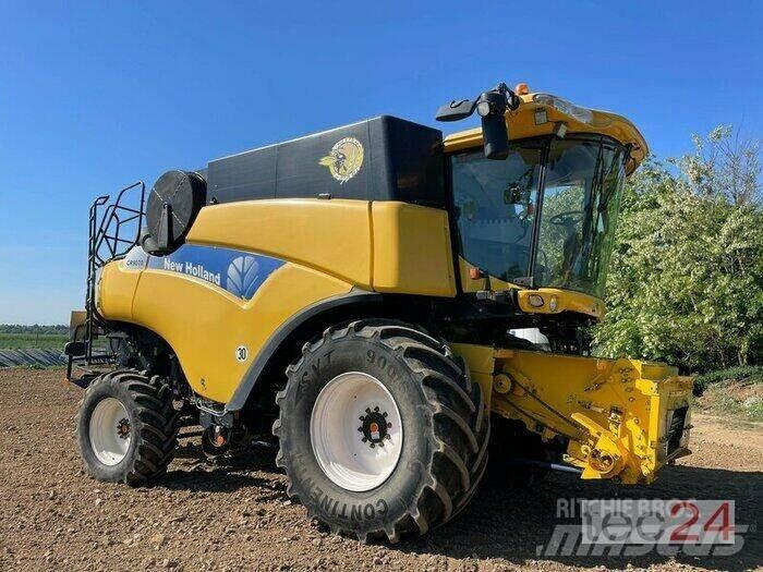 New Holland CR 9070 Mähdrescher