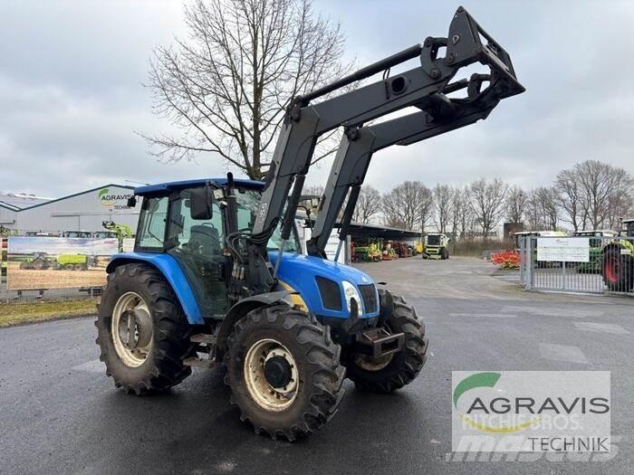 New Holland TLA 100 Traktoren