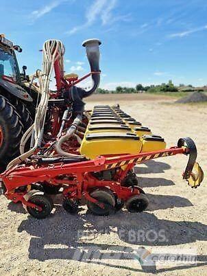 Väderstad TEMPO V11 Drillmaschinen