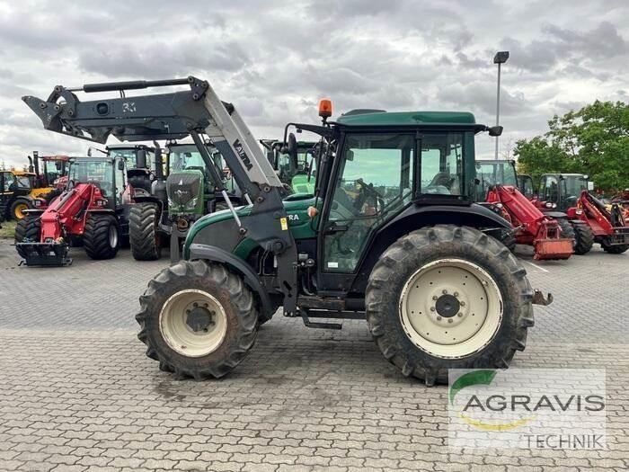 Valtra A 83 H Traktoren