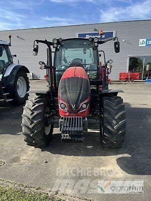 Valtra A105MH4 Traktoren