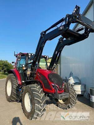 Valtra A115 H4 Traktoren