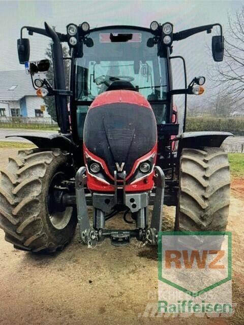 Valtra A85 Traktoren