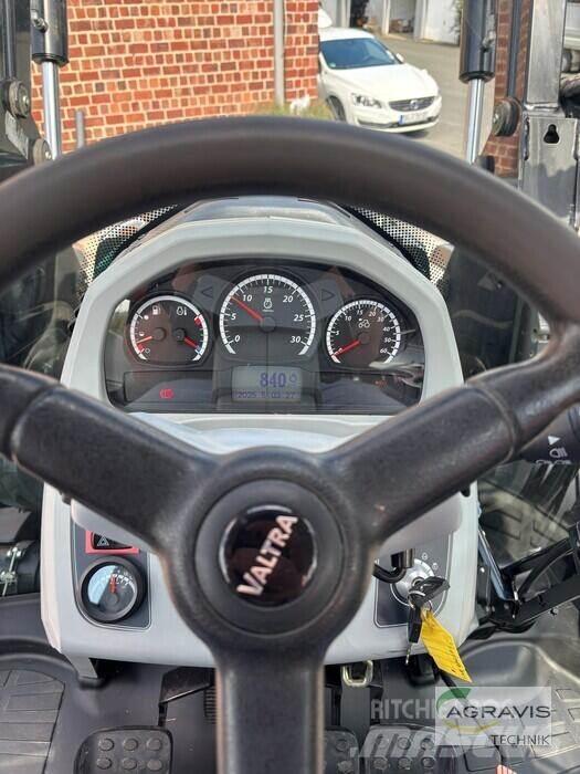 Valtra N 134 H5 Traktoren