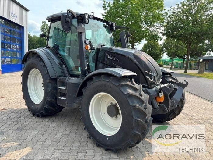 Valtra N 135 D 2B1 Traktoren