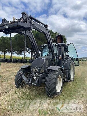 Valtra N134 ACTIVE Traktoren