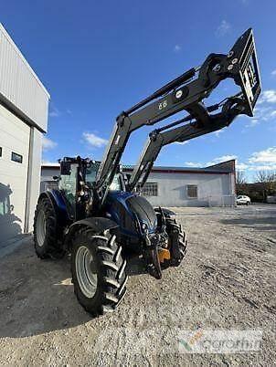Valtra N134A Traktoren