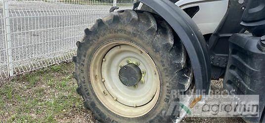 Valtra N135D Traktoren