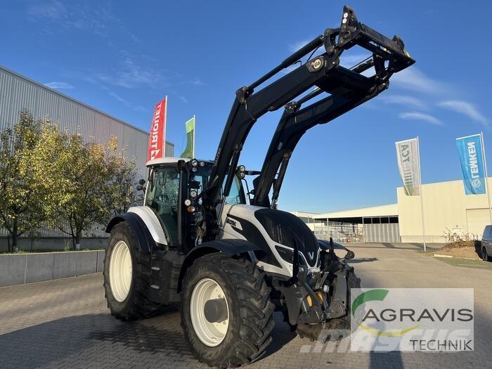 Valtra T 174 A Traktoren
