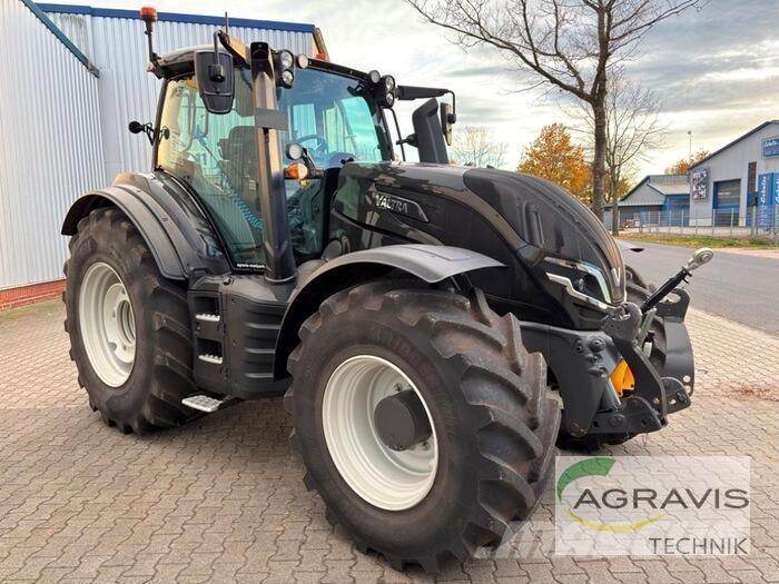 Valtra T 235 D Traktoren