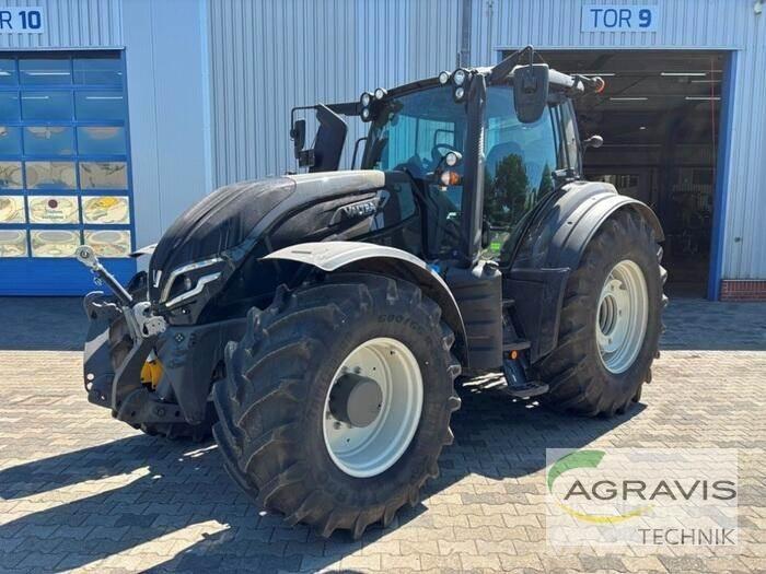 Valtra T 235 D 2A1 Traktoren