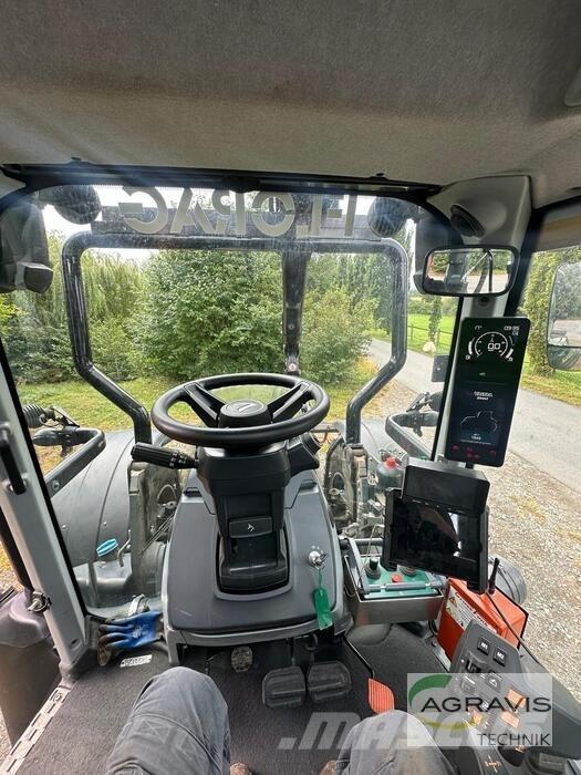 Valtra T 235 D 2A1 Traktoren