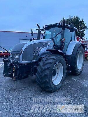 Valtra T172 HITECH Traktoren