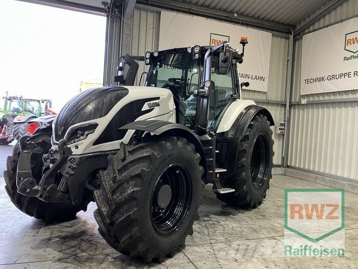 Valtra T215D Traktoren