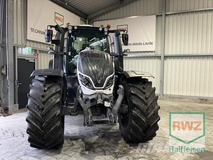 Valtra T215D Traktoren