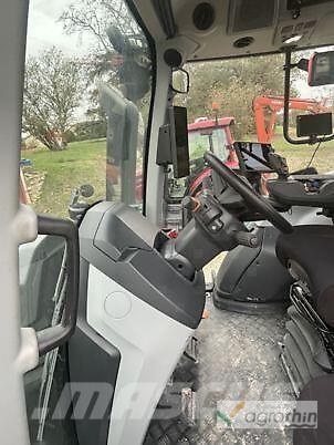 Valtra T215D Traktoren