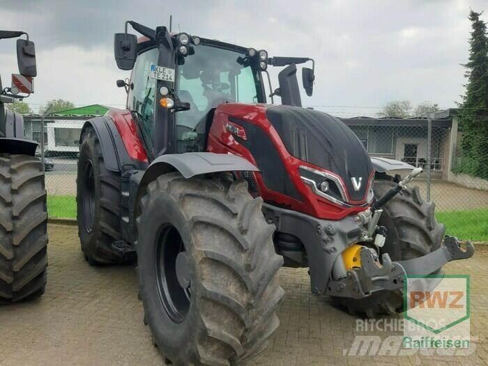 Valtra T215D Schlepper Traktoren