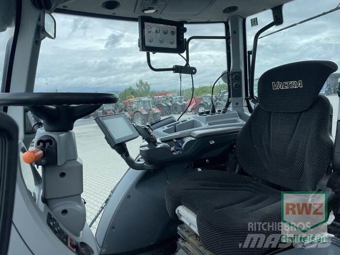 Valtra T234D Traktoren