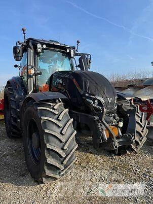 Valtra T235 Diect Traktoren