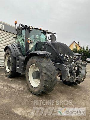 Valtra T254V Traktoren