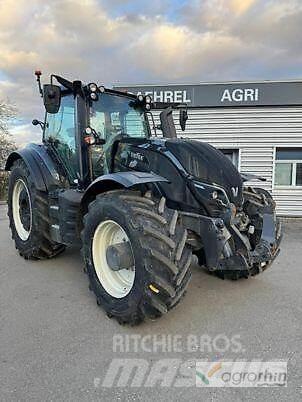 Valtra T254V Traktoren