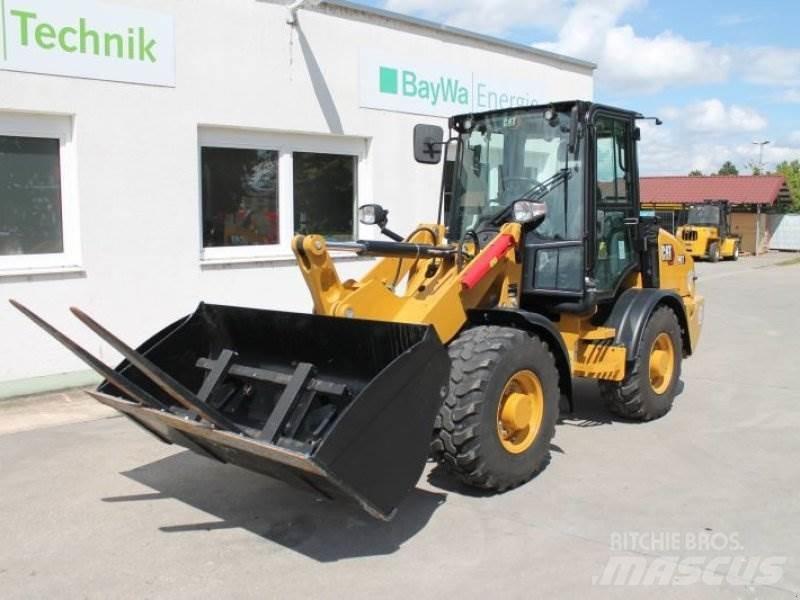 CAT 907 Radlader