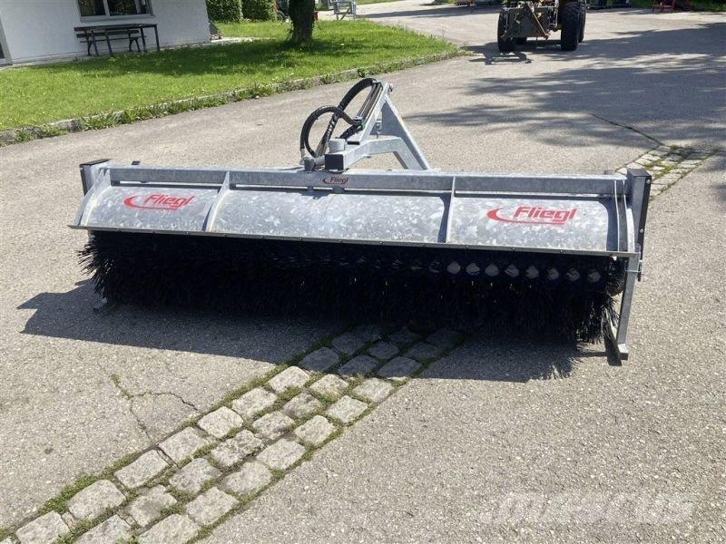 Fliegl TYP 700 Kehrer
