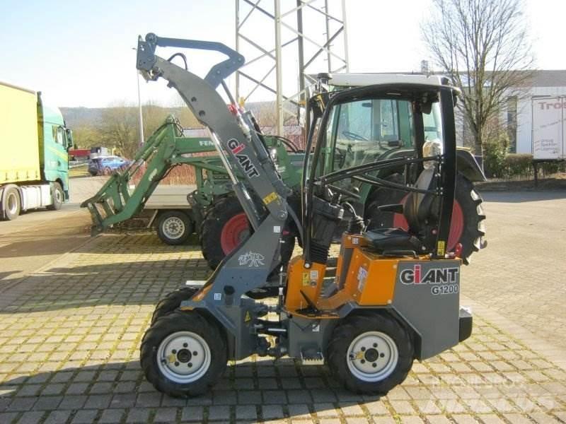 GiANT G1200 Kompaktlader
