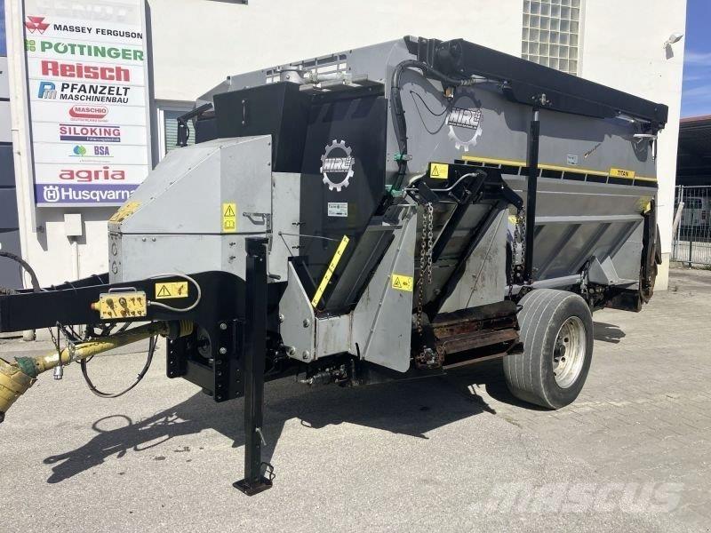  HIRL T110 Futtermischwagen
