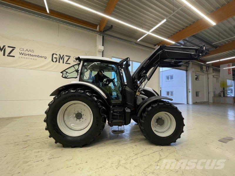 Valtra N154 Traktoren