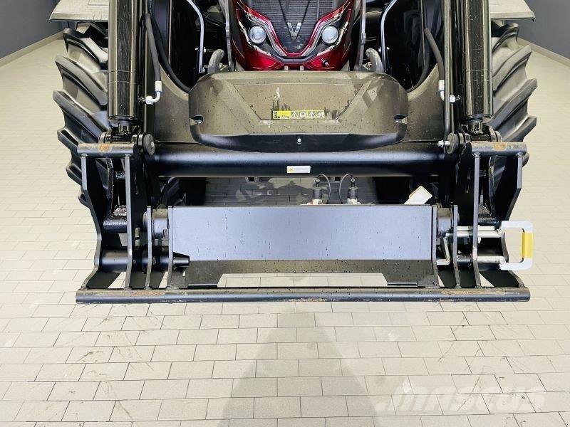 Valtra N175D Traktoren