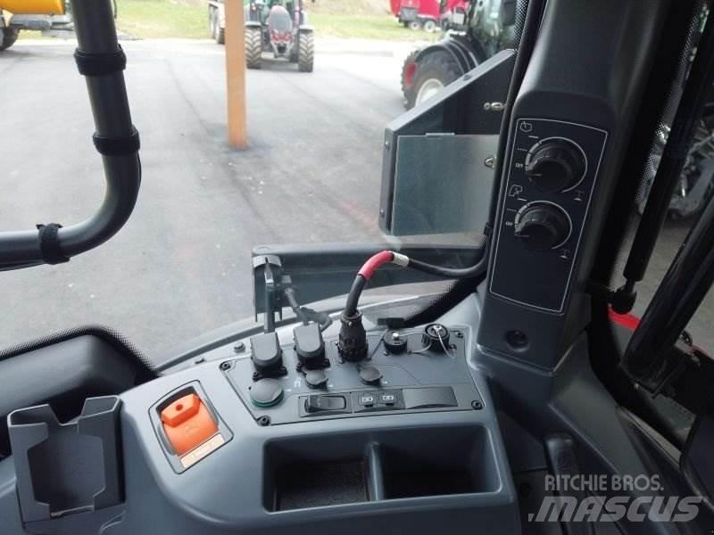 Valtra Q305 Traktoren