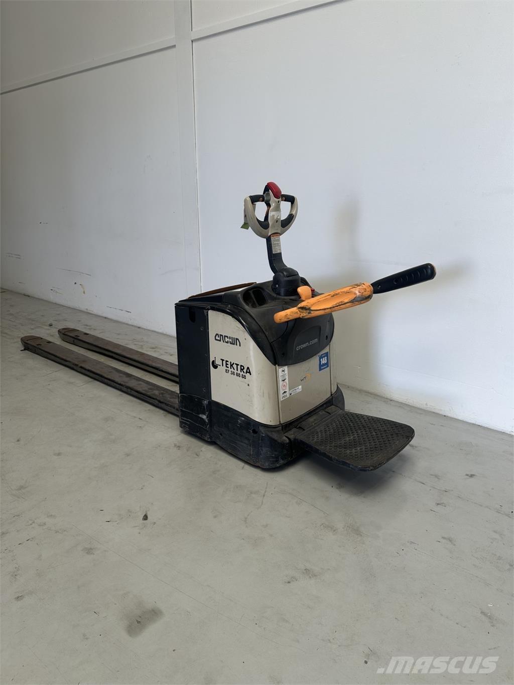 Crown WT3040 Gabelstapler mit Fahrerstand
