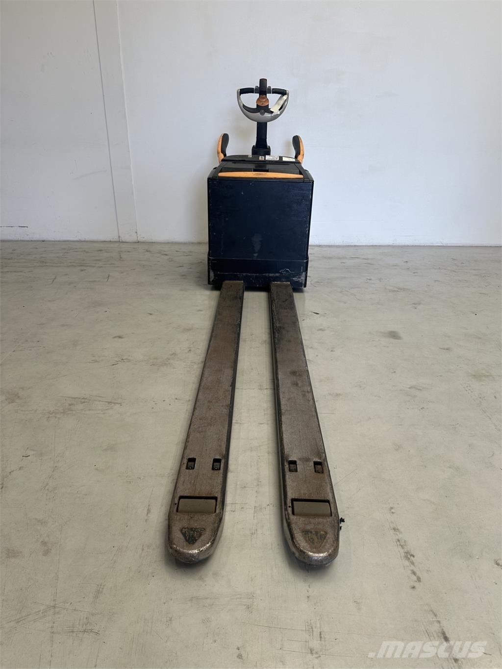 Crown WT3040 Gabelstapler mit Fahrerstand