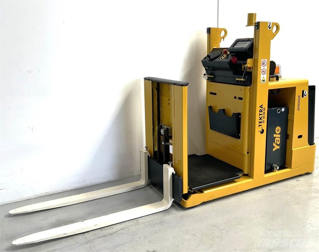 Hyster K1.0L Mittelhub-Kommissionierer