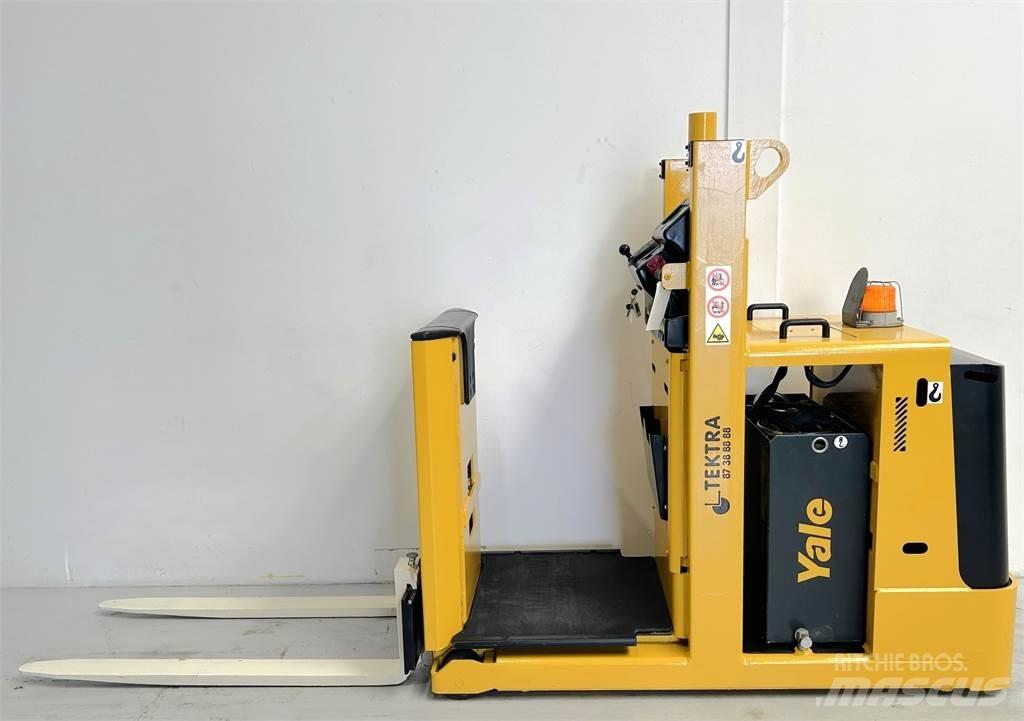 Hyster K1.0L Mittelhub-Kommissionierer