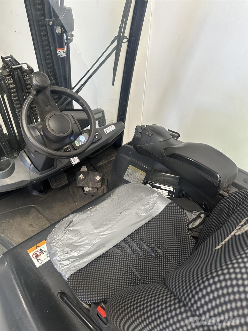 Mitsubishi FB35N Elektrostapler
